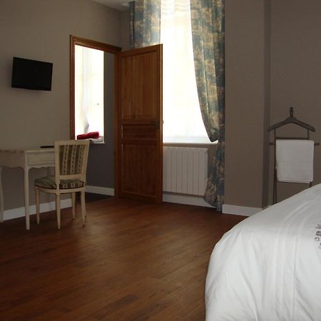 La Cour Des Carmes Bed & Breakfast Arras Room photo