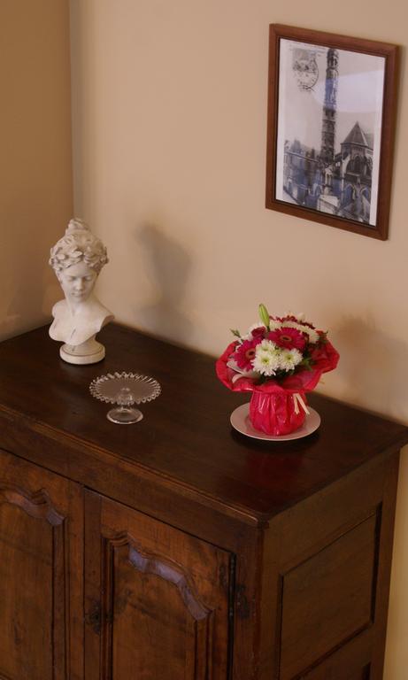 La Cour Des Carmes Bed & Breakfast Arras Exterior photo