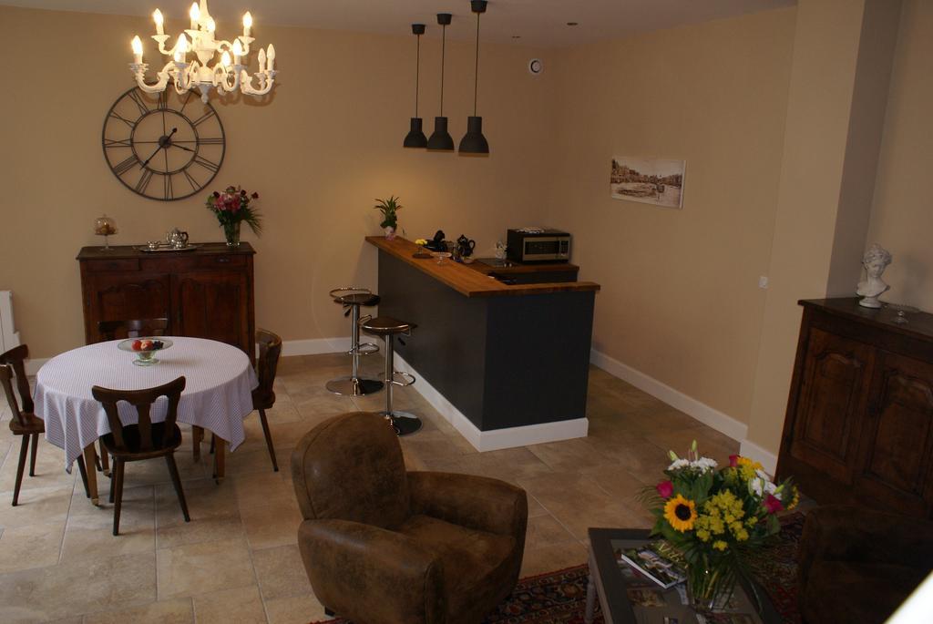 La Cour Des Carmes Bed & Breakfast Arras Exterior photo