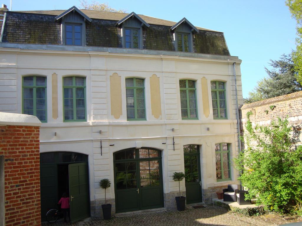 La Cour Des Carmes Bed & Breakfast Arras Exterior photo