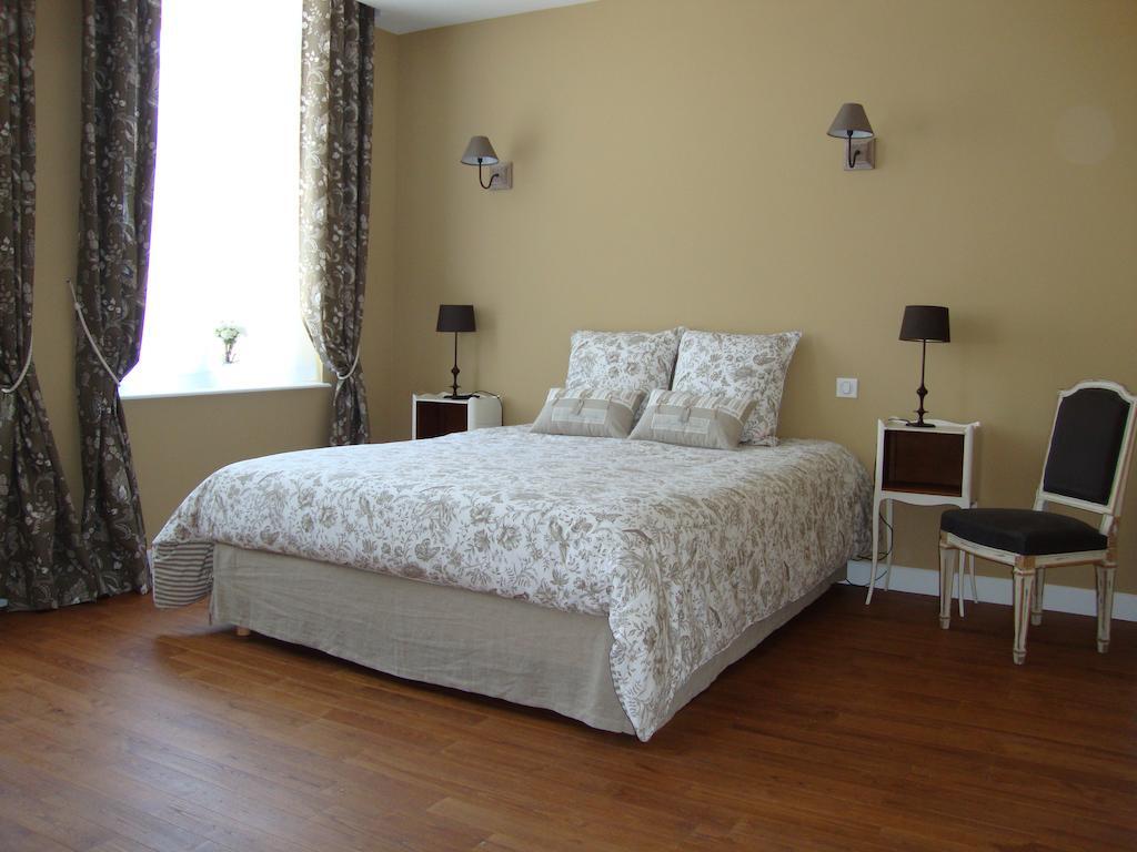 La Cour Des Carmes Bed & Breakfast Arras Room photo